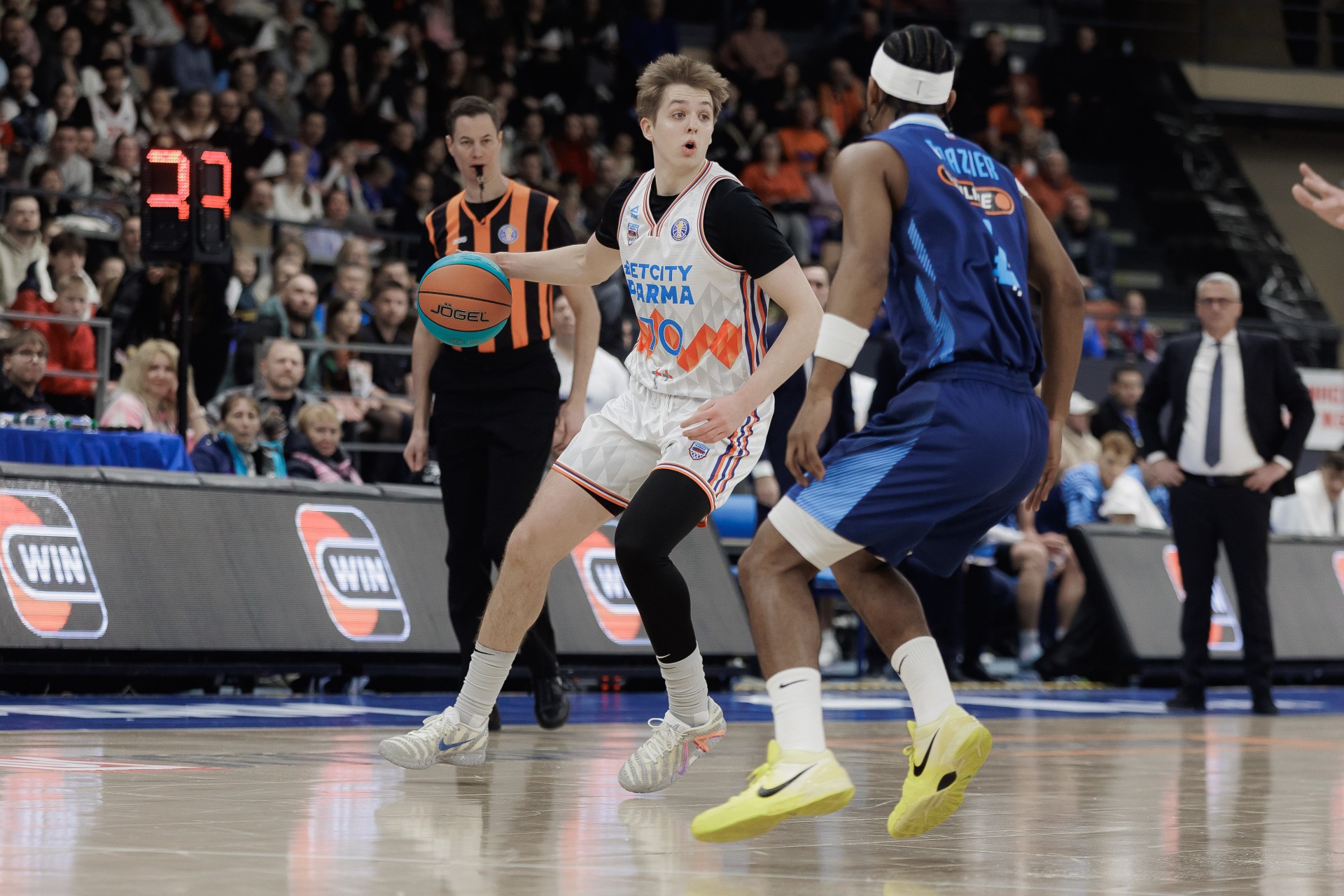 В напряженной концовке не удалось остановить БК «Зенит»