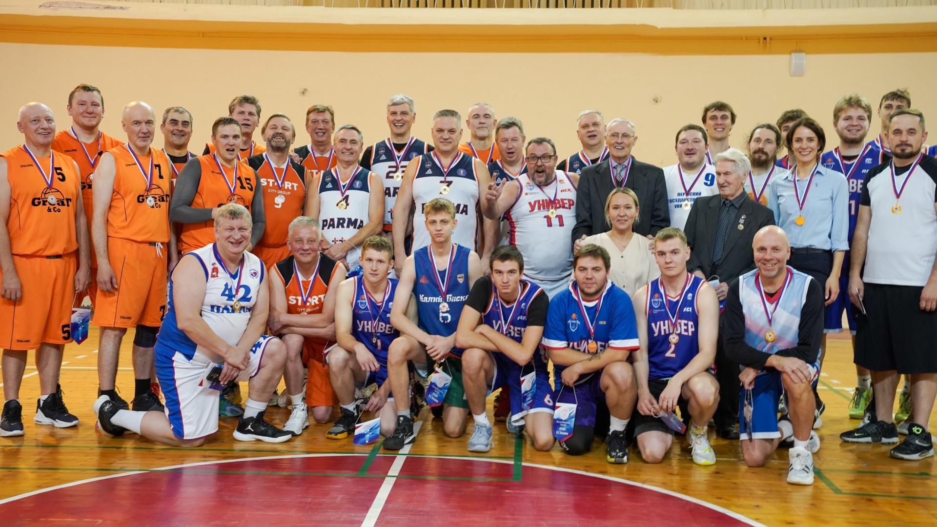 В Пермском университете прошёл баскетбольный турнир, посвящённый 89-летию Василия Степановича Захарова